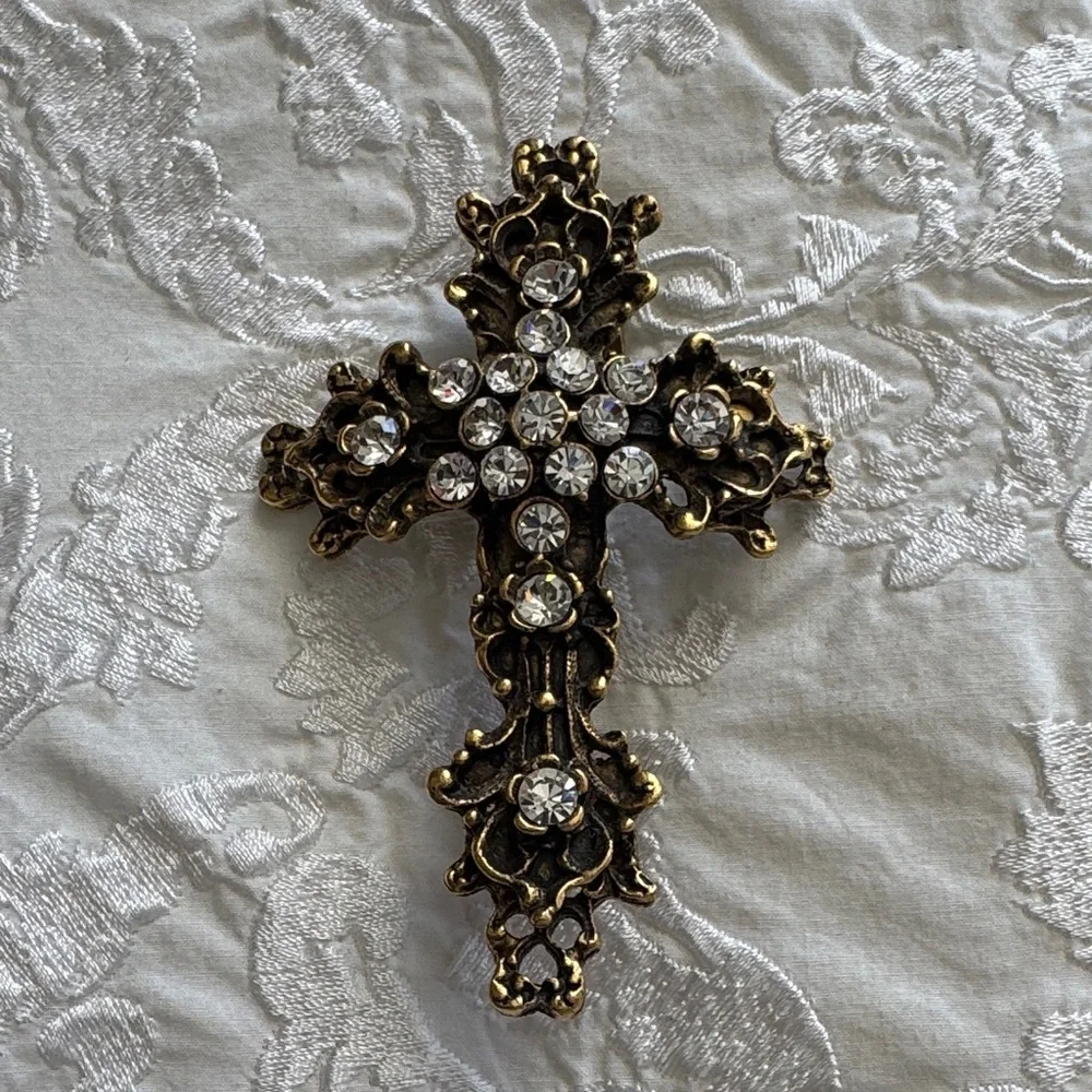 Vintage Style Gold and Diamond Cross Pendant - Picture 1 of 8